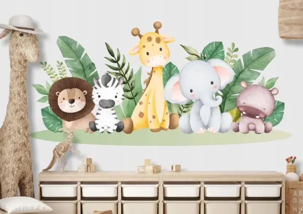 Urocze naklejki na ścianę safari: lew, zebra, żyrafa, słoń i hipopotam wśród liści.