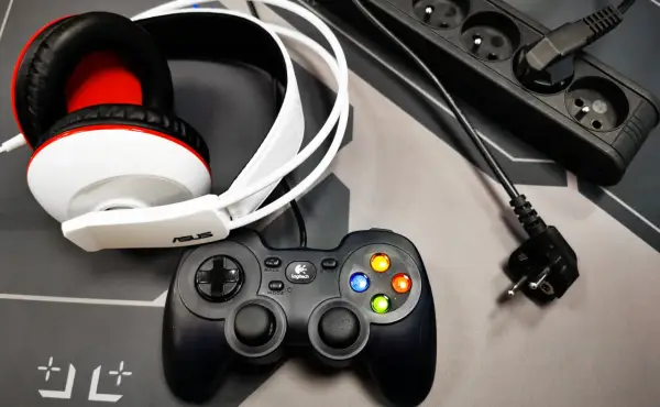 Xbox One S: Ile płacisz za prąd? Obniż koszty grania!