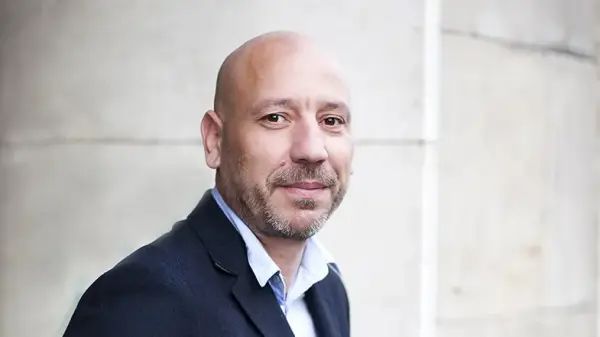 Jacek Olszewski kim jest z zawodu - poznaj jego doświadczenie prawnicze