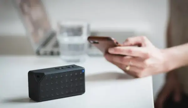 Jak zresetować głośnik bluetooth i rozwiązać problemy z połączeniem