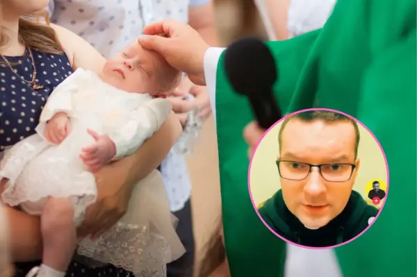 Chrzest dziecka, które może być nieślubne, odbywa się w kościele. W tle widać księdza i małą dziewczynkę w białej sukience.