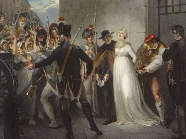 Eine Frau in weißem Kleid wird während der Schreckensherrschaft der Jakobiner abgeführt. Soldaten und eine aufgebrachte Menge sind zu sehen.