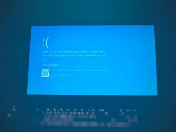 Niebieski ekran w laptopie: 7 skutecznych sposobów naprawy