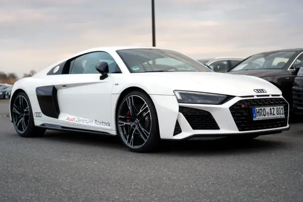 Audi RS8 naprawdę istnieje? Zobacz, co dziś oferuje Audi