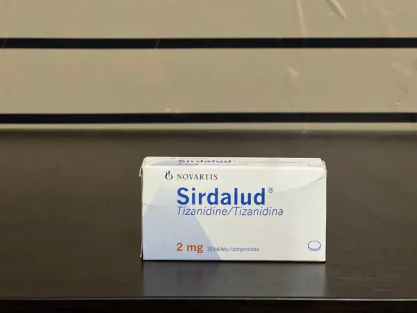 Opakowanie leku Sirdalud 2 mg, 30 tabletek. Warto sprawdzić sirdalud dawkowanie przed użyciem.
