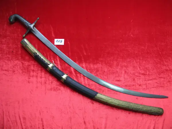 Turecka szabla: historia, użycie i krzyżówki związane z bronią