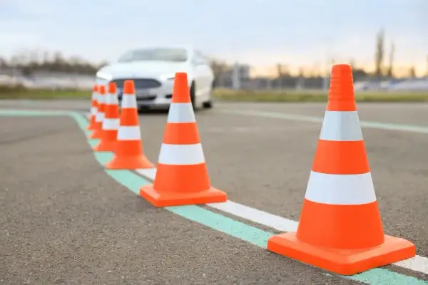Ile kosztuje kurs doszkalający kierowców? Oszczędź nawet 50% na szkoleniu