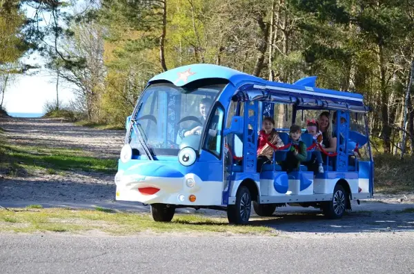 Jak dojechać do Jarosławca nad morzem - najwygodniejsze opcje transportu