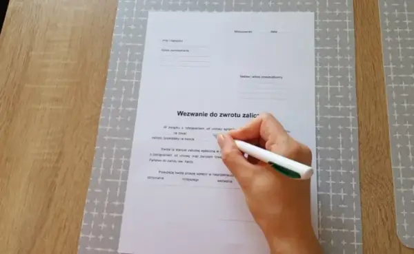 Jak napisać wniosek o zwrot zaliczki i uniknąć problemów z odzyskaniem?