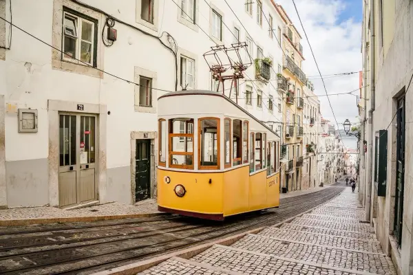 Lizbona nad Tagiem: Stolica Portugalii i jej sekretne skarby