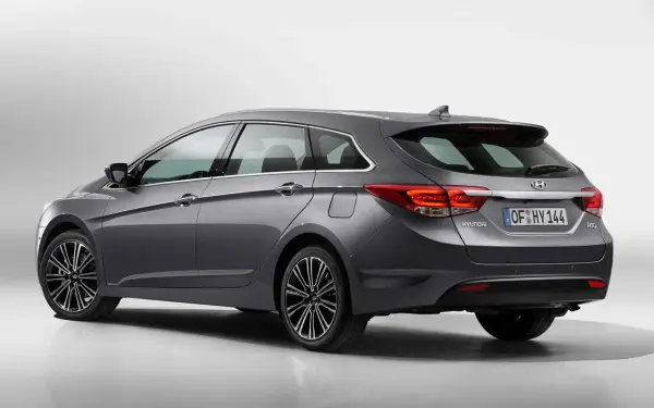 Hyundai i40: Pojemność baku 70 litrów? Sprawdź zasięg!
