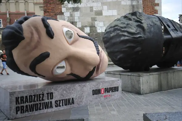 Rzeźba z papieru: Od gazety do arcydzieła. Pełny poradnik.