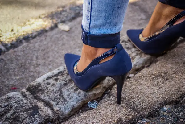 Jakie damskie buty są szczególnie modne w tym sezonie?