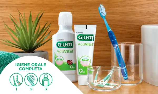 Scopri come pulire bene i denti con il kit GUM ActiVital: collutorio, dentifricio e spazzolino per un'igiene orale completa.
