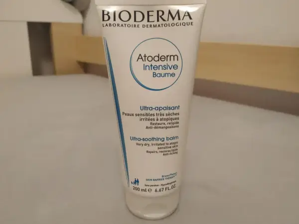 Bioderma Atoderm Intensive Baume, kojący balsam do skóry bardzo suchej, atopowej i podrażnionej.