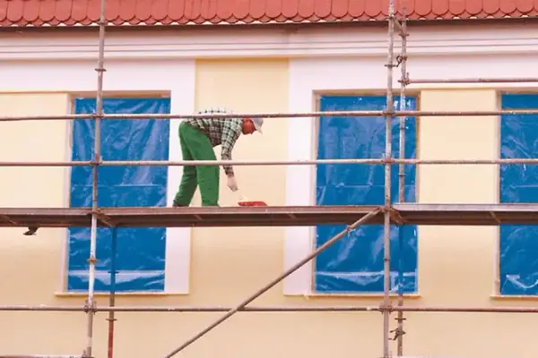 Jaki tynk do nieogrzewanego pomieszczenia? Oto najlepsze opcje na zimę