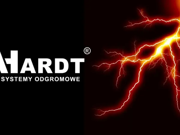 Logo HARDT SYSTEMY ODGROMOWE obok błyskawicy symbolizującej ochronę przed wyładowaniami. Złącze kontrolne uziemienia.
