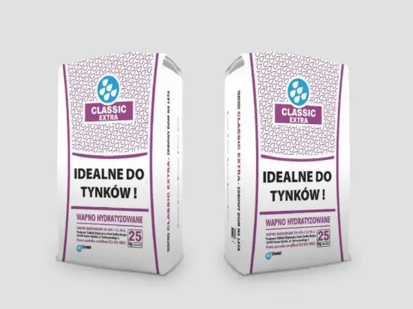 Dwie torby z napisem "Classic Extra" i informacją "Wapno budowlane idealne do tynków". Worek zawiera wapno hydratyzowane.