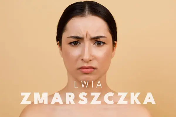 Kobieta z wyraźną lwia zmarszczka między brwiami. Dowiedz się, jak pozbyć się lwiej zmarszczki i odzyskać gładką skórę.