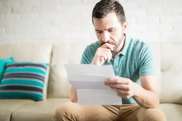 Jak skutecznie zarządzać swoimi finansami i unikać zadłużenia?