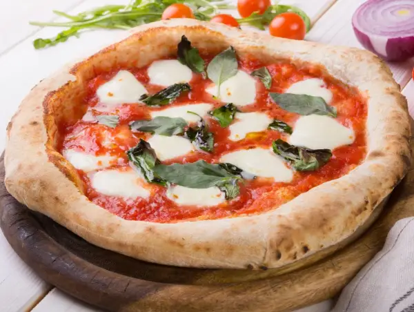 Jak wyczyścić kamień do pizzy i uniknąć najczęstszych błędów