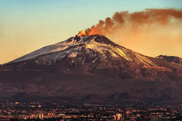Sycylia: Fascynująca wyspa z wulkanem Etna - cud natury
