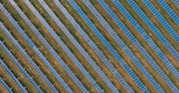Dlaczego ceny paneli słonecznych tak się różnią? Wyjaśniamy różnice