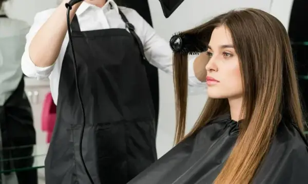 Modelowanie włosów: Tajniki i techniki efektywnej stylizacji