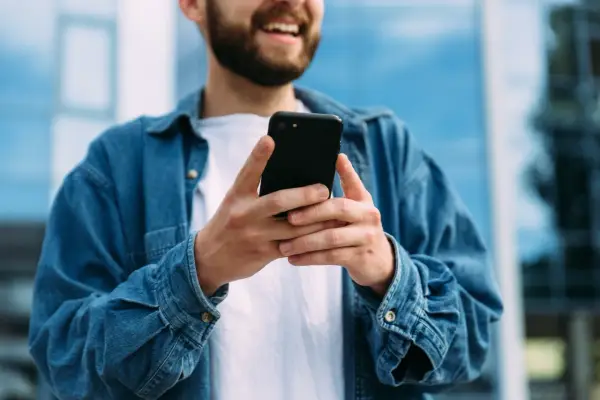 Jak wybrać nowoczesną platformę rozrywkową online w Polsce: kluczowe kryteria i bezpieczeństwo