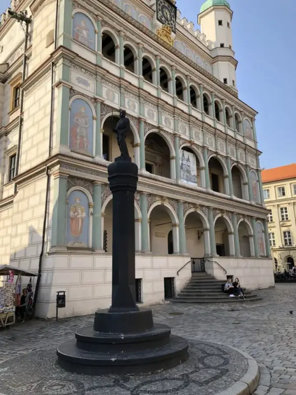 Jakie kary stosowano w średniowieczu? Zaskakujące metody i ich konsekwencje