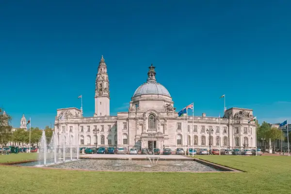 Najlepsze atrakcje w Cardiff: co warto zobaczyć i jak zaplanować zwiedzanie