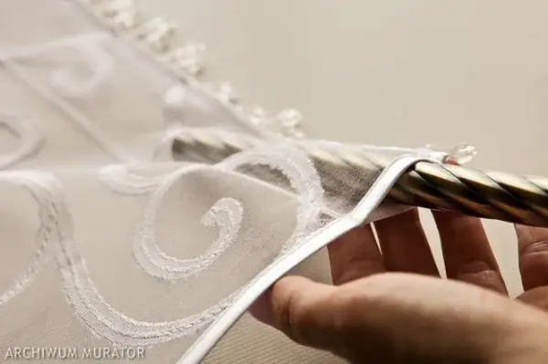 Jak uszyć firankę do łazienki: 8 prostych kroków DIY
