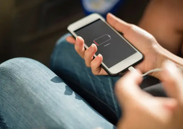 Jak wybrać ładowarkę do iPhone?
