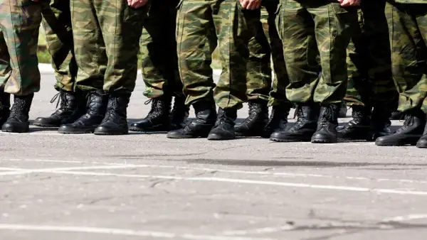 Ile zarabia porucznik? Zaskakujące fakty o wynagrodzeniu w wojsku