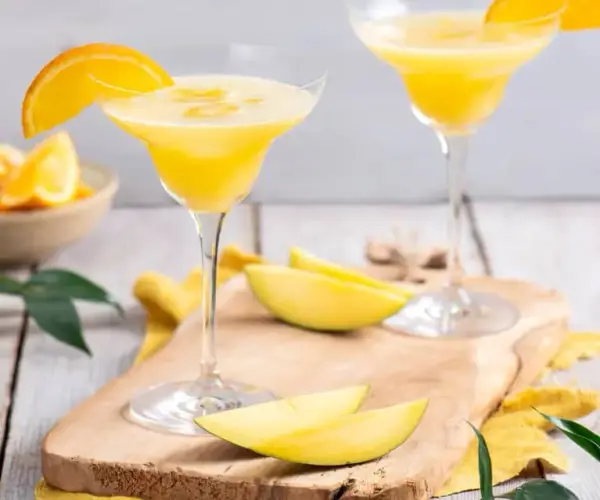 Najlepsze przepisy na drinki z prosecco, które zachwycą Twoich gości