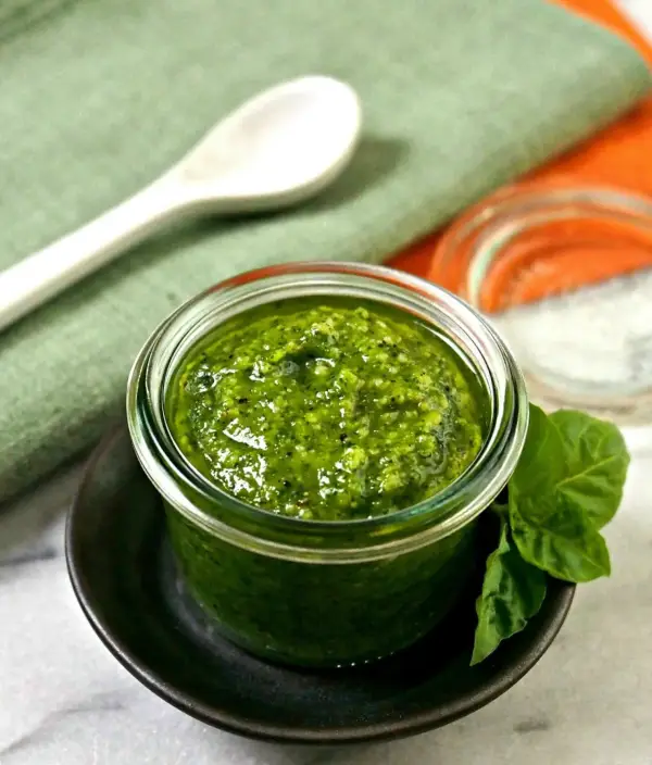 Pesto co to? Odkryj sekrety składników i zastosowań tego sosu