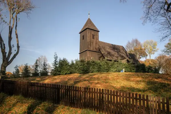 Drewniane kościoły na Śląsku: historia, ciekawostki i praktyczne informacje dla turystów