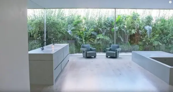 Łazienka Kim Kardashian: Luksus i Kontrowersyjny Design