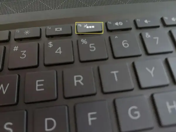 Jak włączyć podświetlenie klawiatury w laptopie? Proste metody i porady