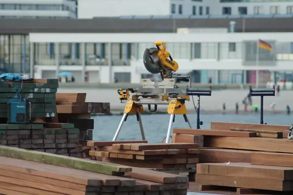 Jak impregnować drewno budowlane krok po kroku?