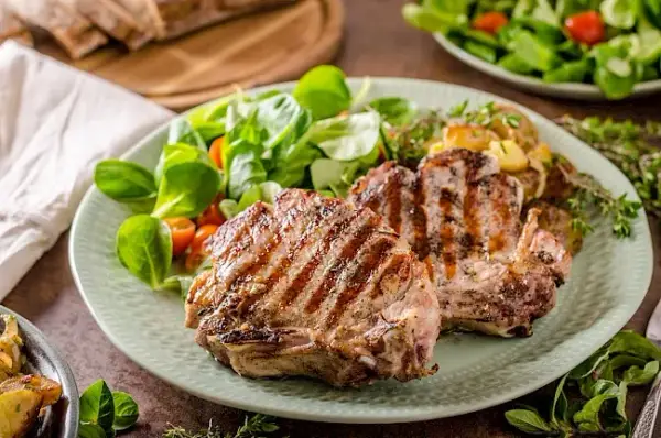 Karczek z grilla kcal - ile kalorii ma grillowana karkówka?