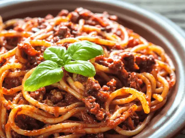 Najlepszy przepis na włoskie spaghetti, które zaskoczy Twoich gości