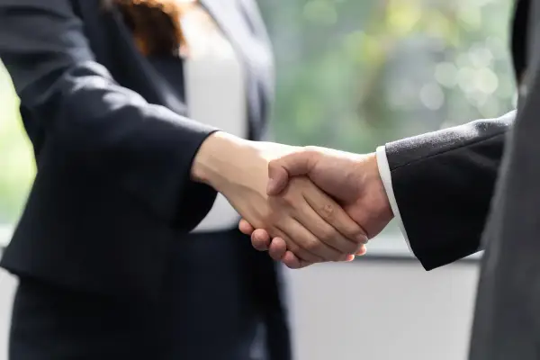 Jawność wynagrodzeń - Jak negocjować i czytać oferty pracy?