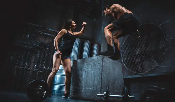 Czy crossfit pomaga schudnąć? Odkryj prawdę o odchudzaniu i diecie