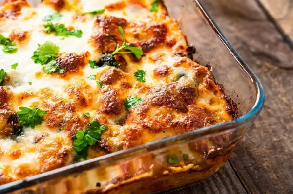 Idealna zapiekanka z makaronem penne - szybki i smaczny przepis na obiad