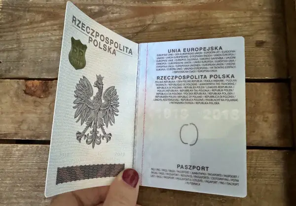 Paszport dla emeryta: ile zapłacisz? Sprawdź zniżki!