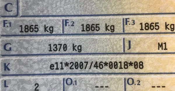 DMC w dowodzie rejestracyjnym - Co oznaczają pola F.2 i F.3?