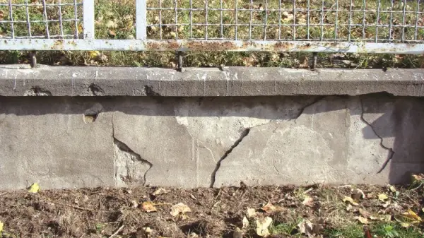 Na jaki kolor pomalować ogrodzenie betonowe, by uniknąć błędów?