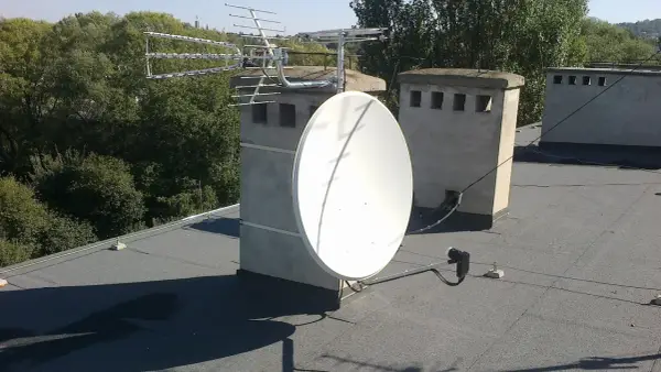 Jak ustawić antenę satelitarną na Hot Bird - Poradnik