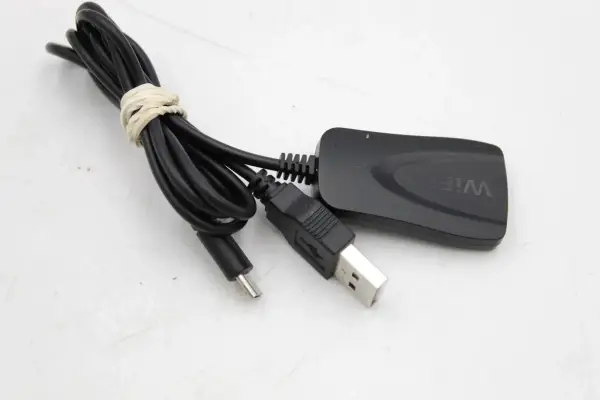 Adapter WiFi HDMI: Jak zrobić Smart TV ze starego telewizora?